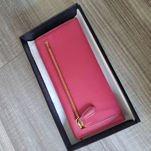 Pink Prada Wallet - Picture 4 of 4